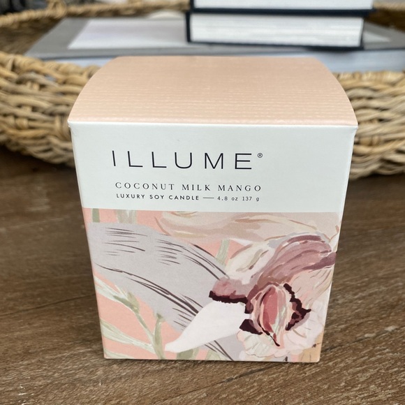 ILLUME Coconut Milk Mango Baby Boxed Glass Candle 4.8 0z - Picture 2 of 7
